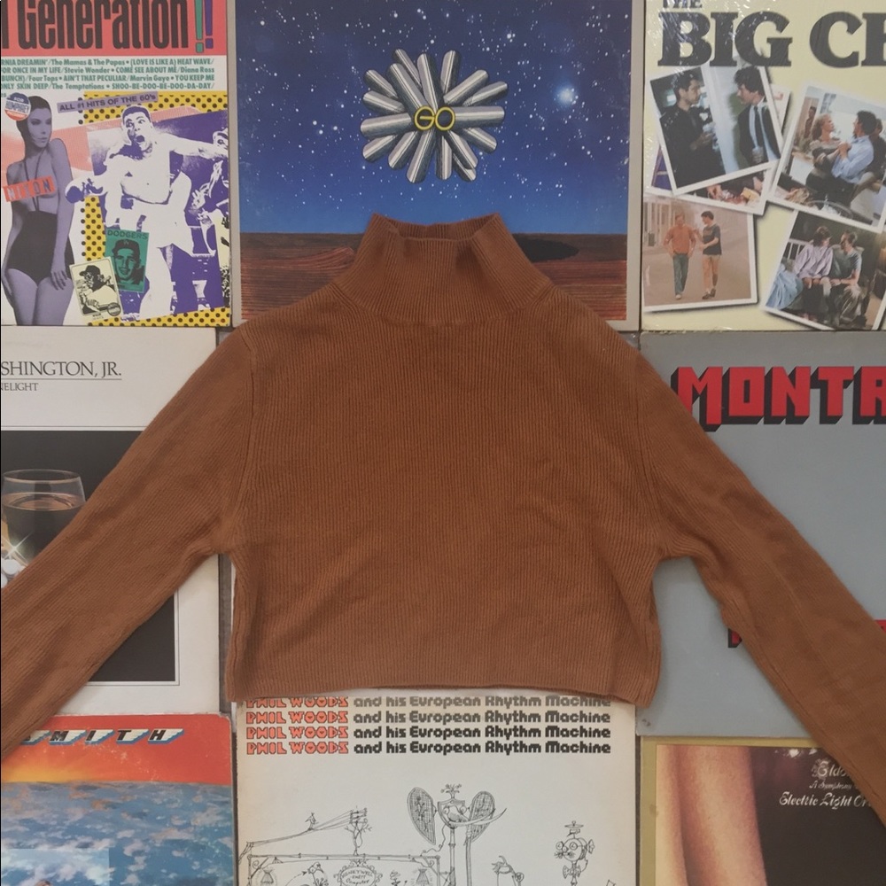 MOCK NECK SWEATER
